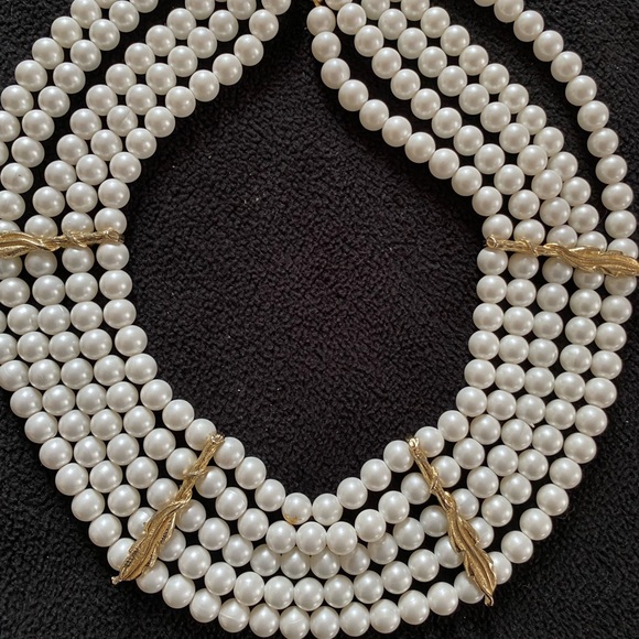 Beautiful Faux Pearl Necklace with 5 strands - Picture 2 of 10